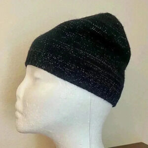 🖤Jaclyn Smith Black w/ Silver Sparkles Beanie🤍